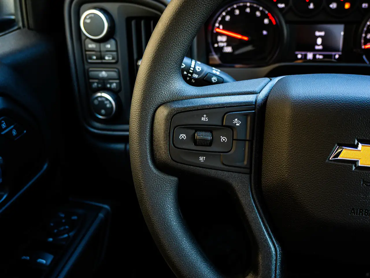 Chevrolet Silverado 1500 photo Chevrolet Silverado 1500