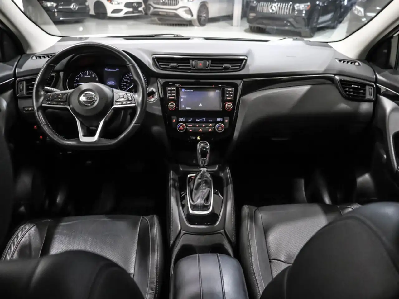 Nissan Qashqai снимка Nissan Qashqai