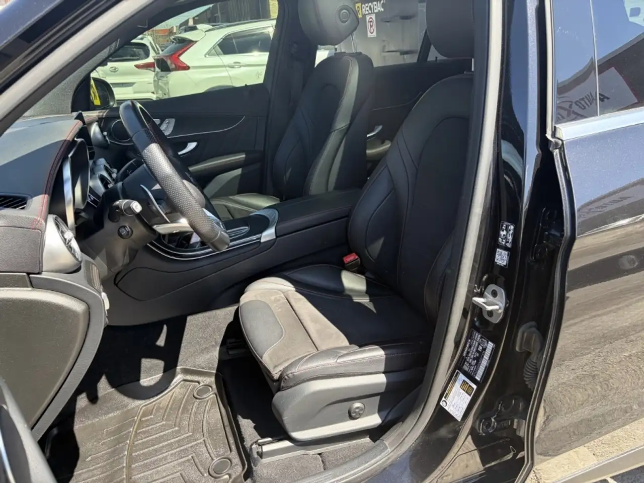 Mercedes-Benz GLC снимка Mercedes-Benz GLC