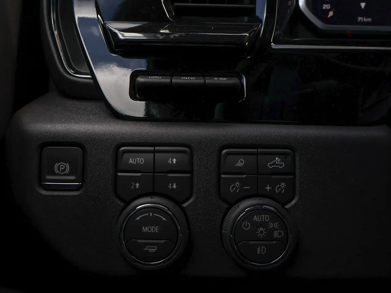 Chevrolet Silverado 1500 photo Chevrolet Silverado 1500