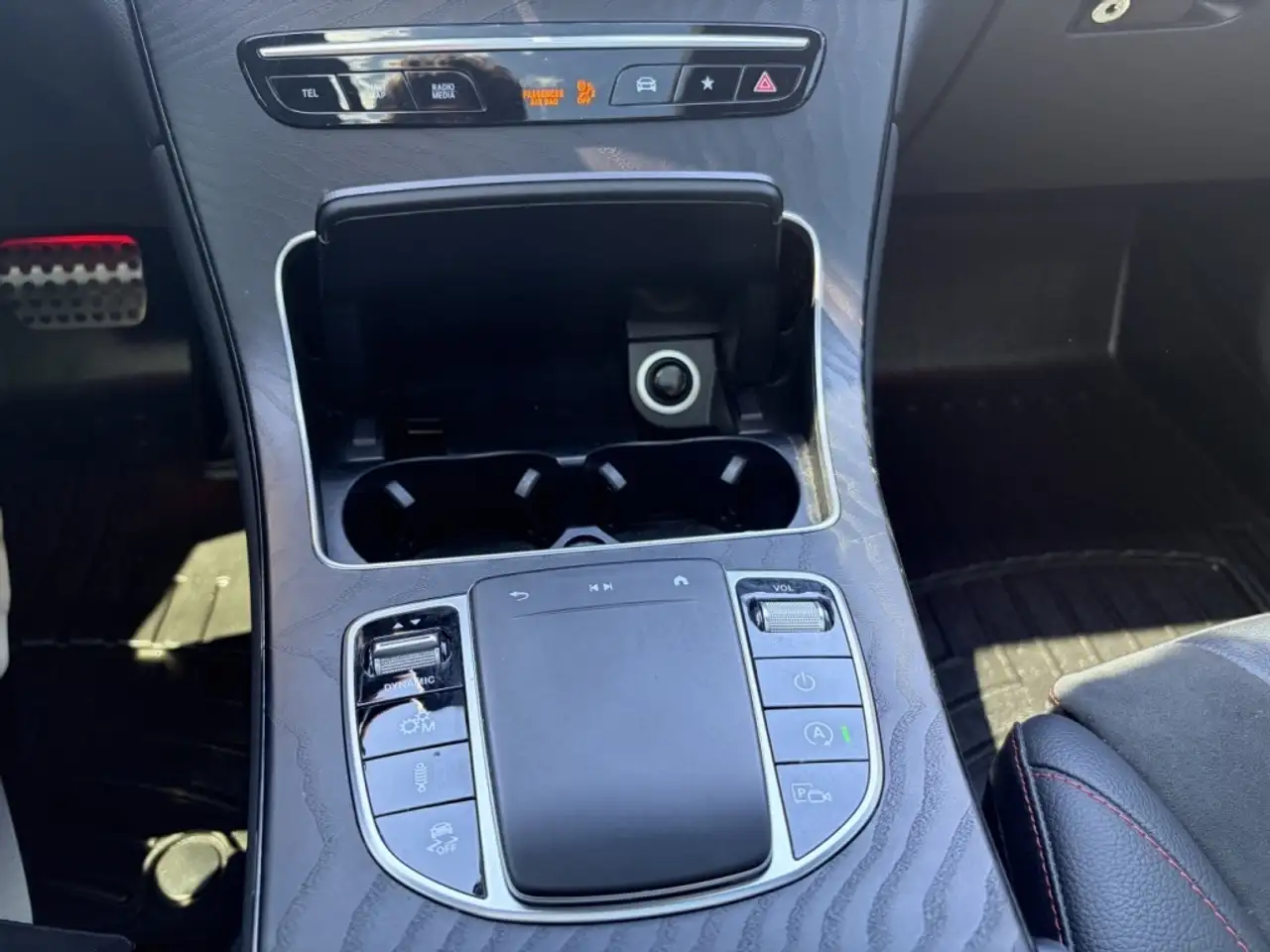 Mercedes-Benz GLC снимка Mercedes-Benz GLC