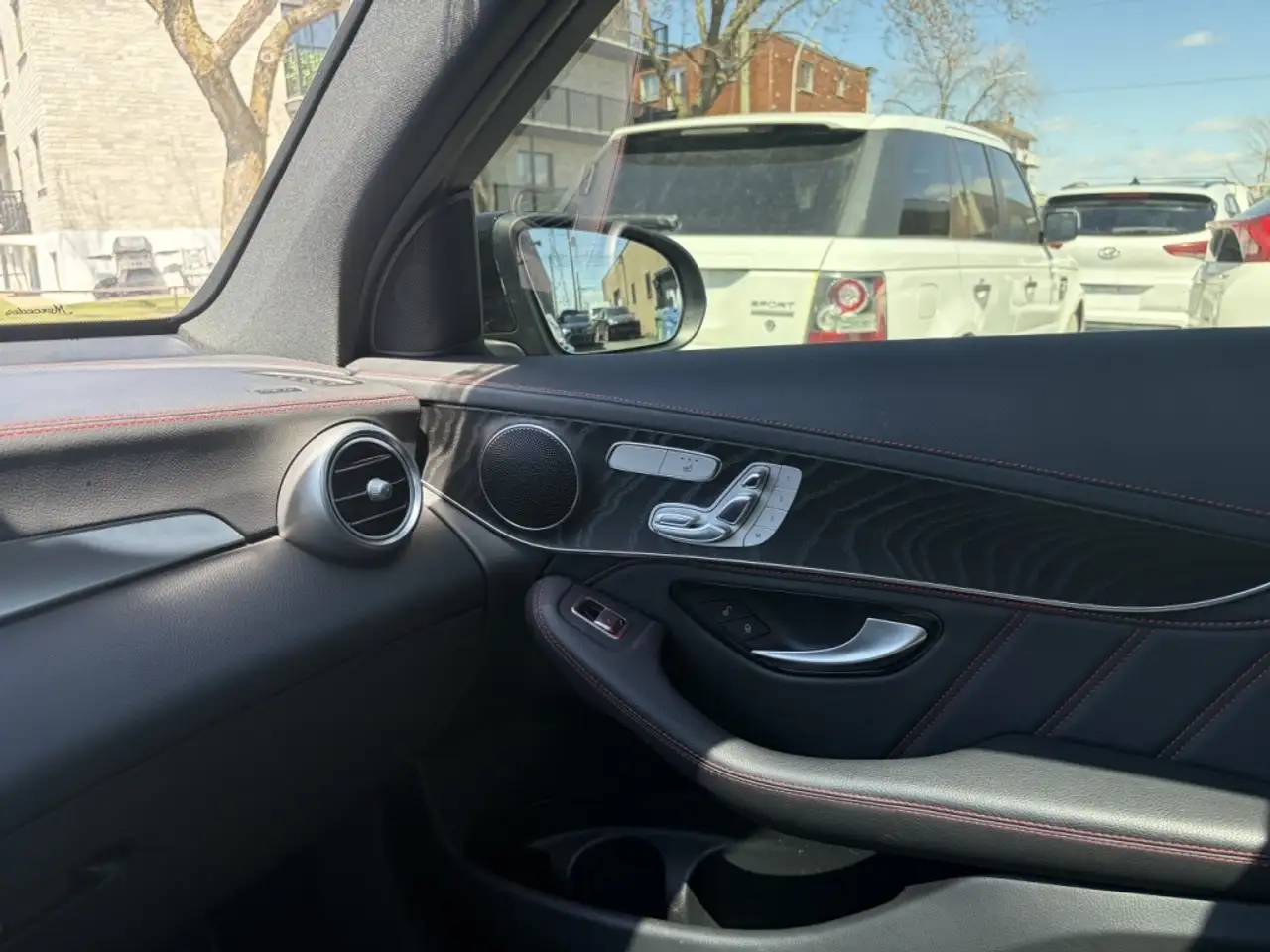 Mercedes-Benz GLC снимка Mercedes-Benz GLC