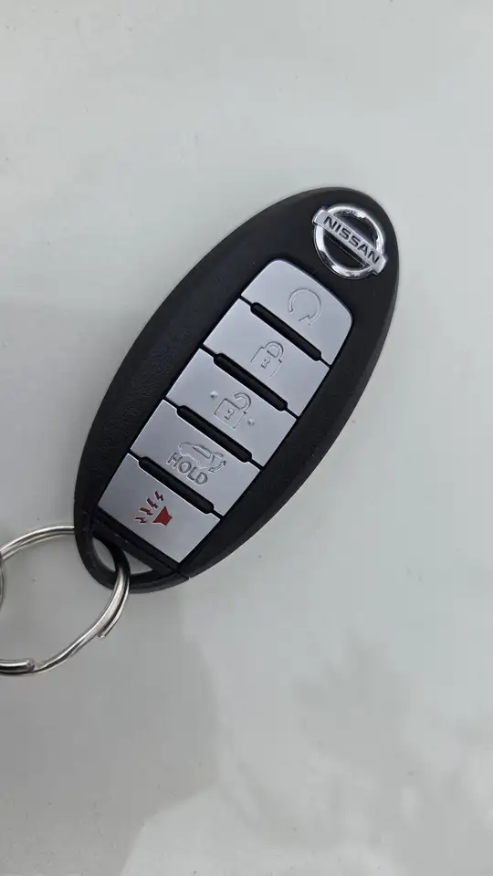 Nissan Pathfinder снимка Nissan Pathfinder