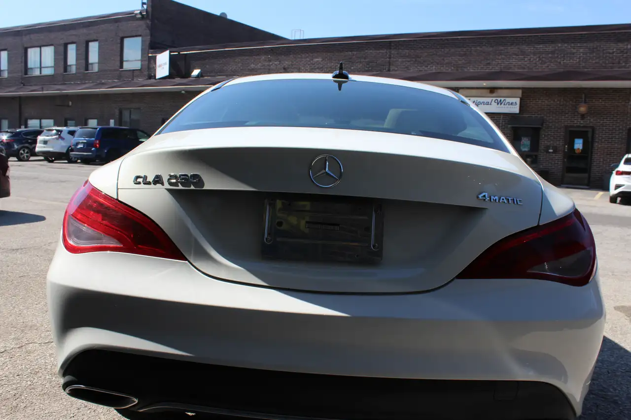 Mercedes-Benz CLA снимка Mercedes-Benz CLA