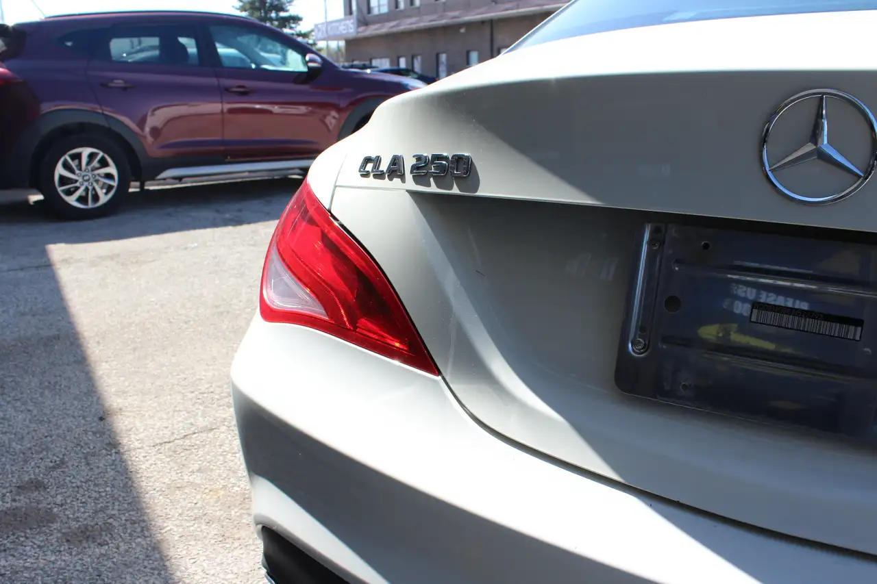 Mercedes-Benz CLA снимка Mercedes-Benz CLA