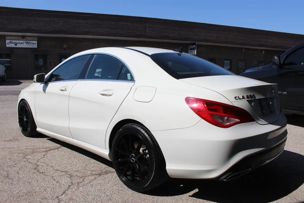 Mercedes-Benz CLA снимка Mercedes-Benz CLA