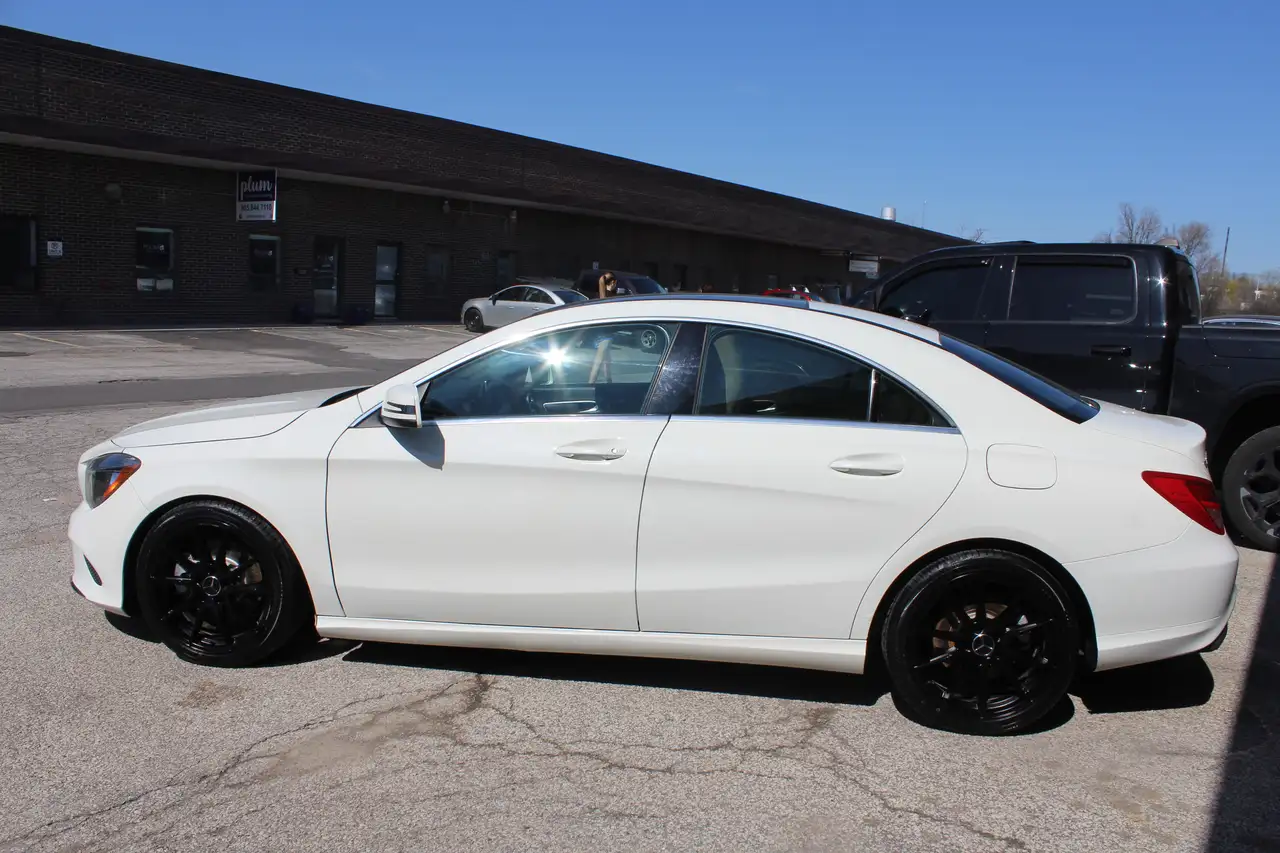Mercedes-Benz CLA снимка Mercedes-Benz CLA