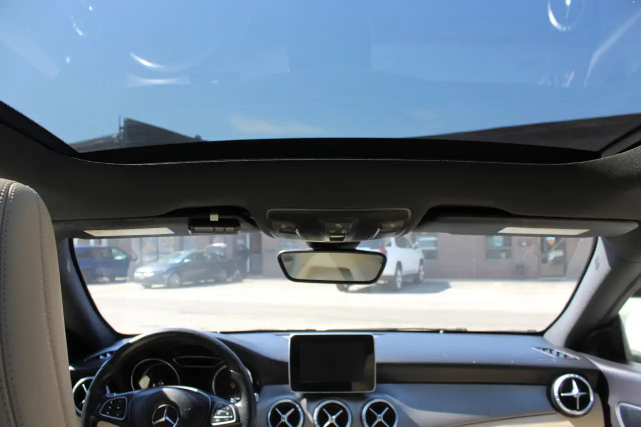 Mercedes-Benz CLA снимка Mercedes-Benz CLA