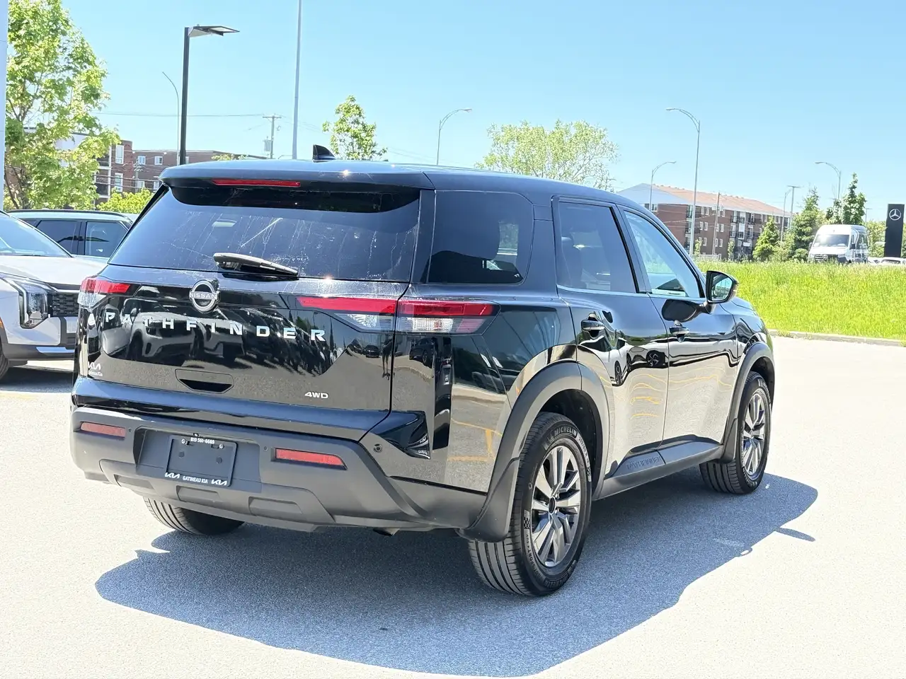 Nissan Pathfinder photo Nissan Pathfinder