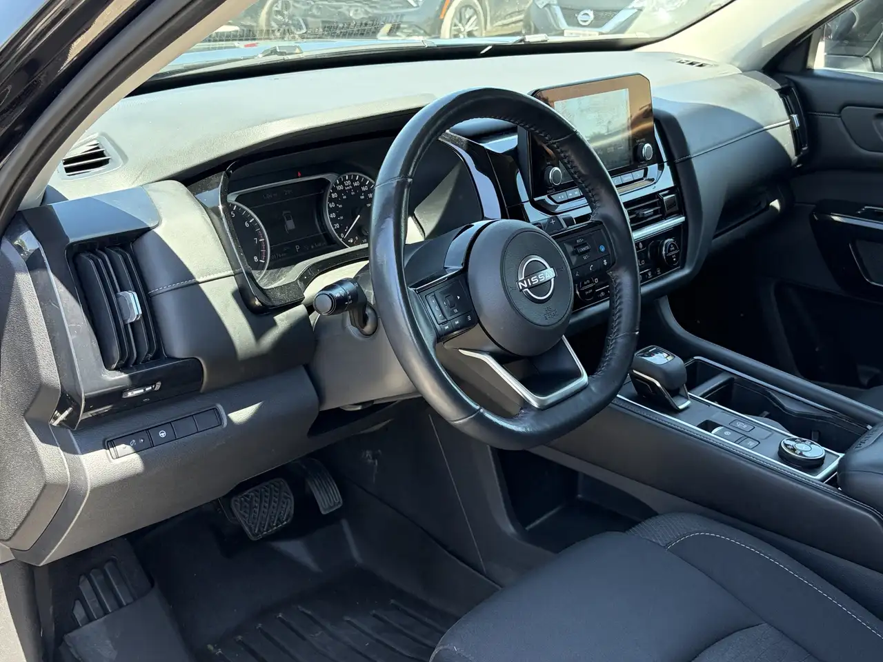 Nissan Pathfinder photo Nissan Pathfinder