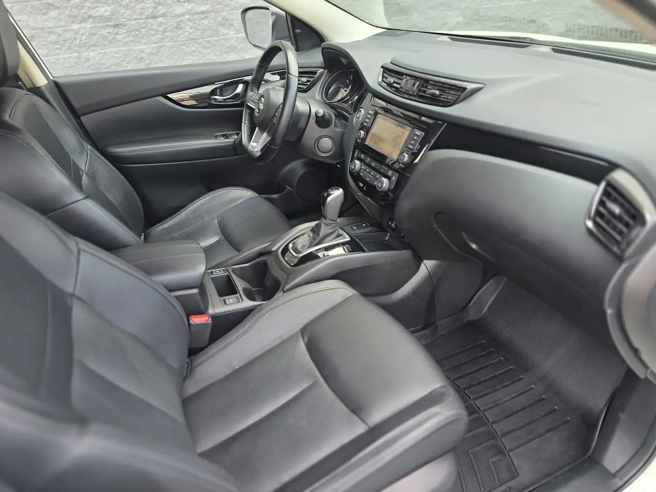 Nissan Qashqai снимка Nissan Qashqai