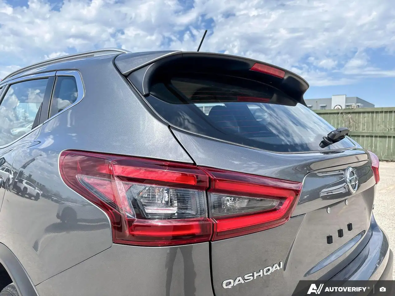 Nissan Qashqai снимка Nissan Qashqai