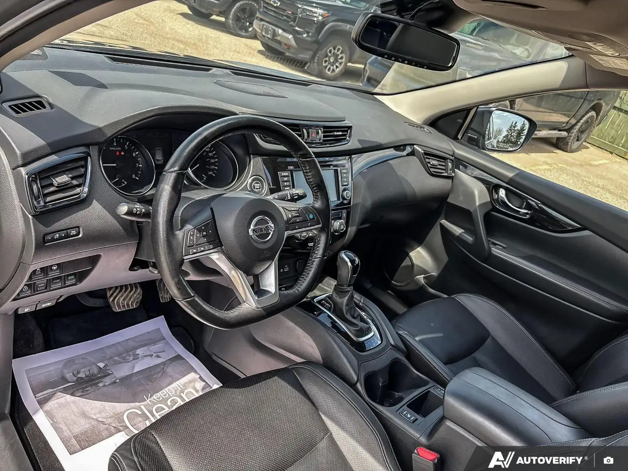 Nissan Qashqai снимка Nissan Qashqai