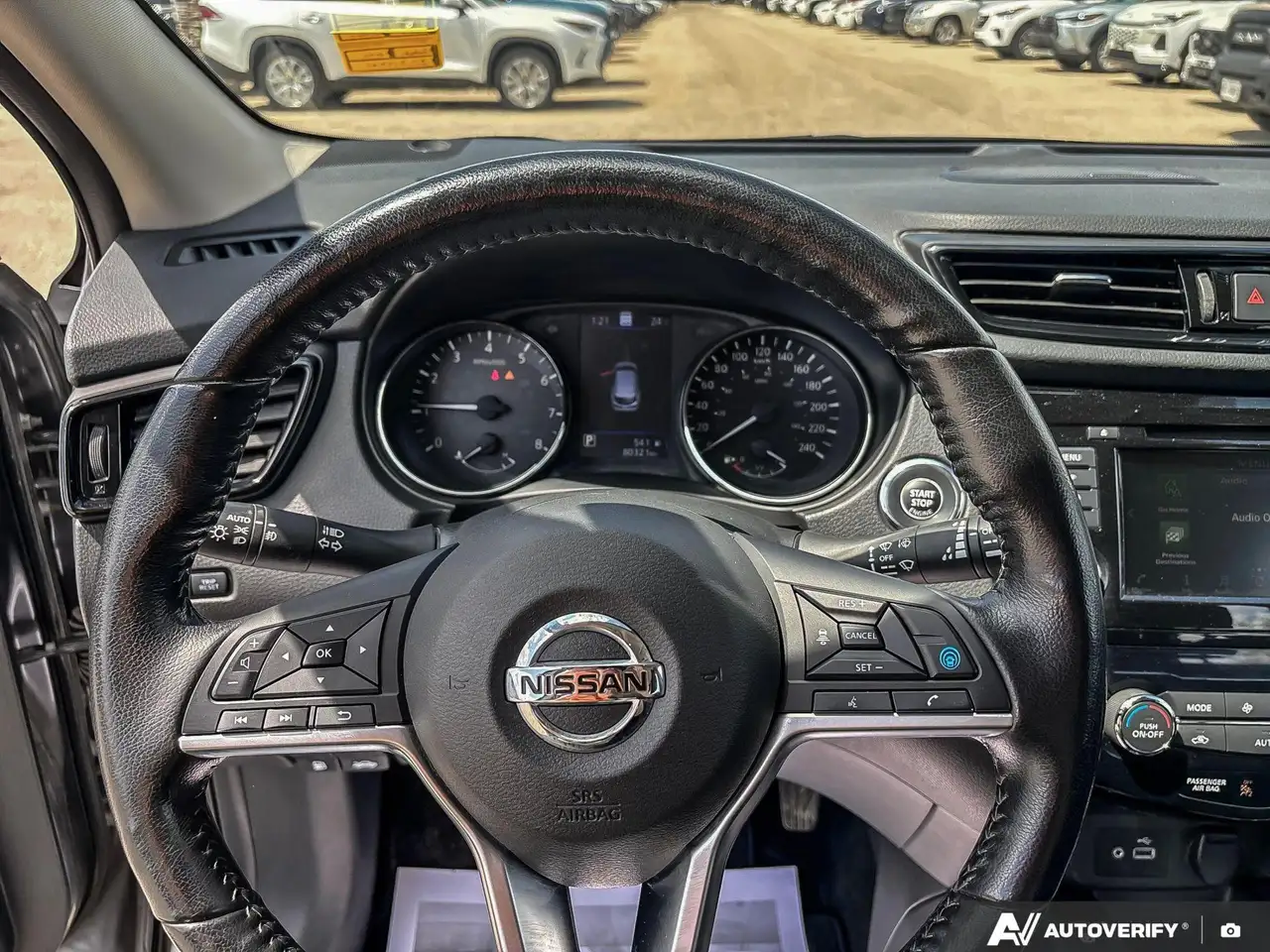 Nissan Qashqai снимка Nissan Qashqai
