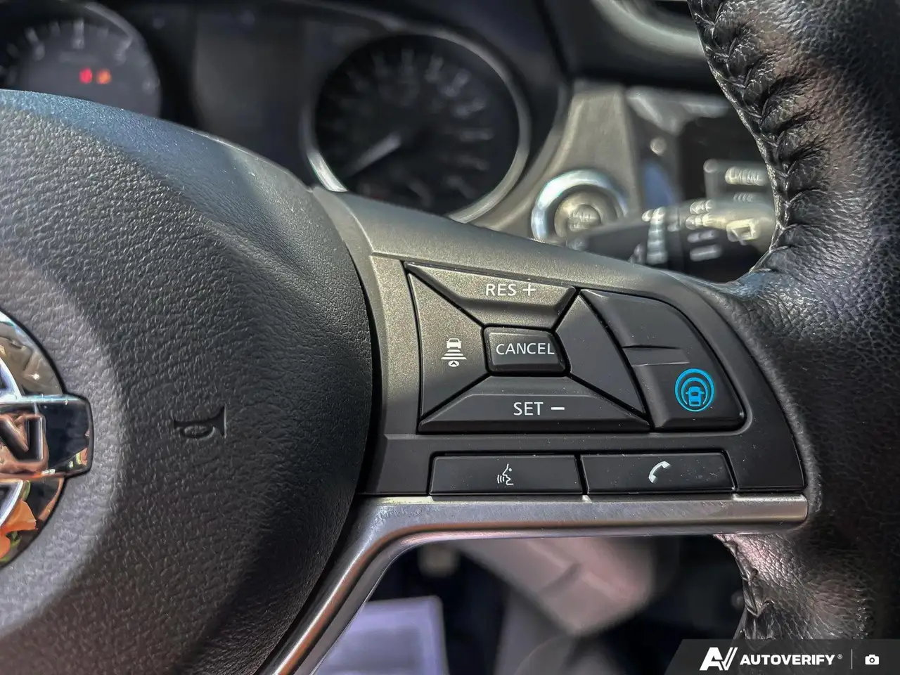 Nissan Qashqai снимка Nissan Qashqai