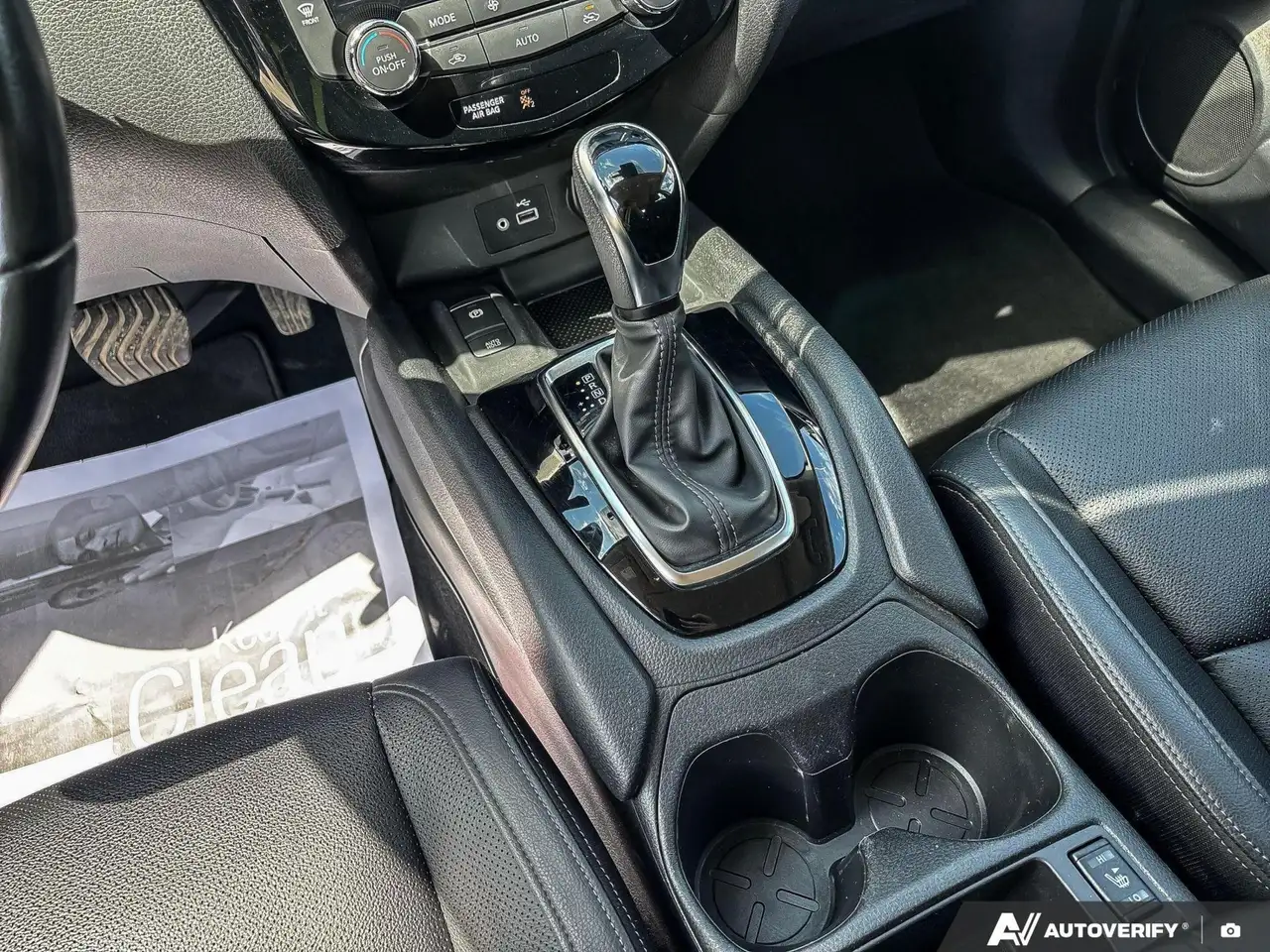Nissan Qashqai снимка Nissan Qashqai