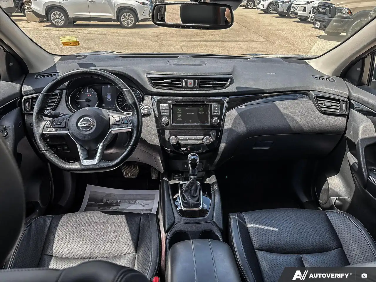 Nissan Qashqai снимка Nissan Qashqai