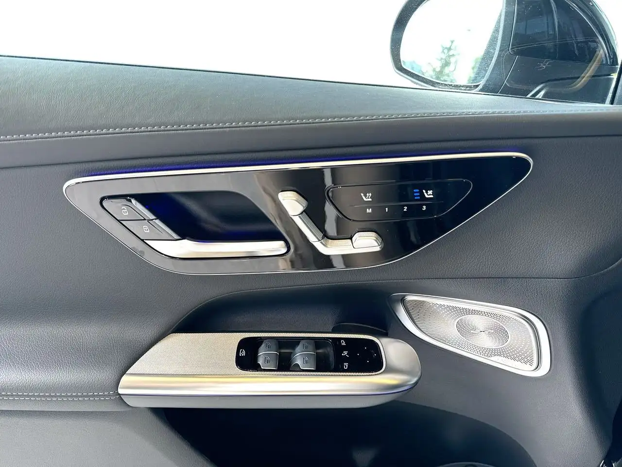 Mercedes-Benz GLC снимка Mercedes-Benz GLC