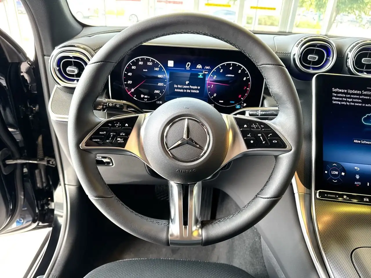 Mercedes-Benz GLC снимка Mercedes-Benz GLC
