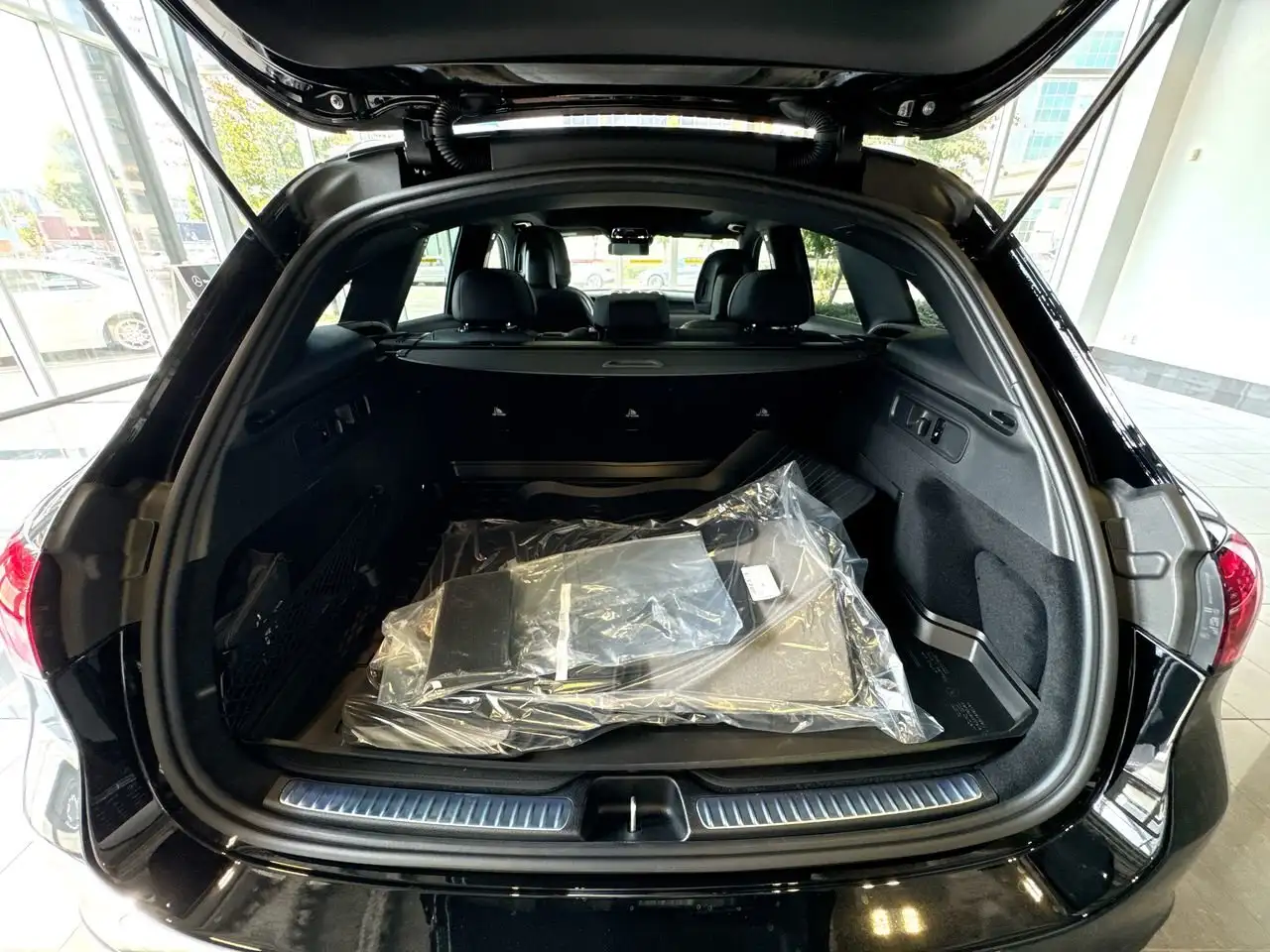 Mercedes-Benz GLC снимка Mercedes-Benz GLC