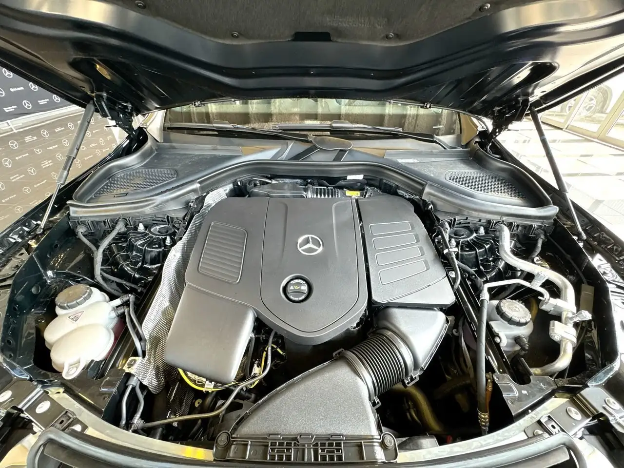 Mercedes-Benz GLC снимка Mercedes-Benz GLC