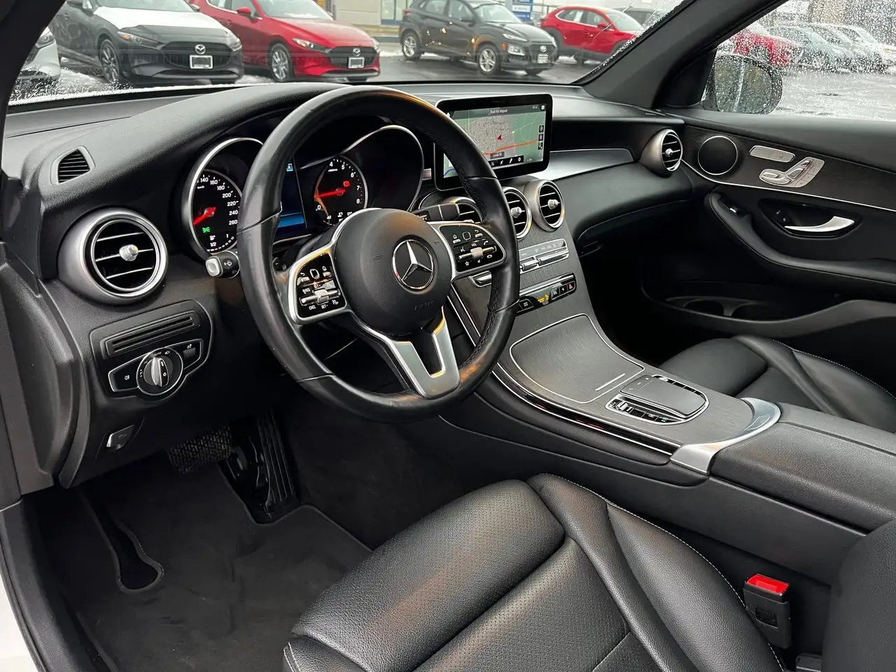 Mercedes-Benz GLC снимка Mercedes-Benz GLC