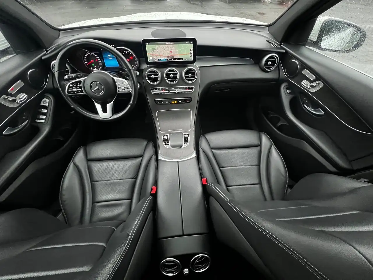 Mercedes-Benz GLC снимка Mercedes-Benz GLC