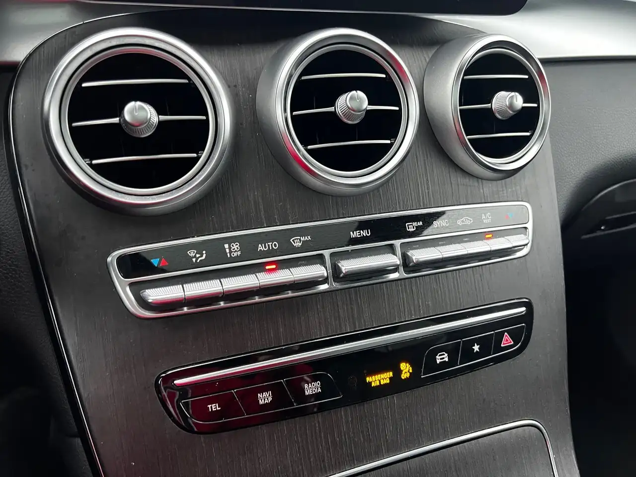 Mercedes-Benz GLC снимка Mercedes-Benz GLC
