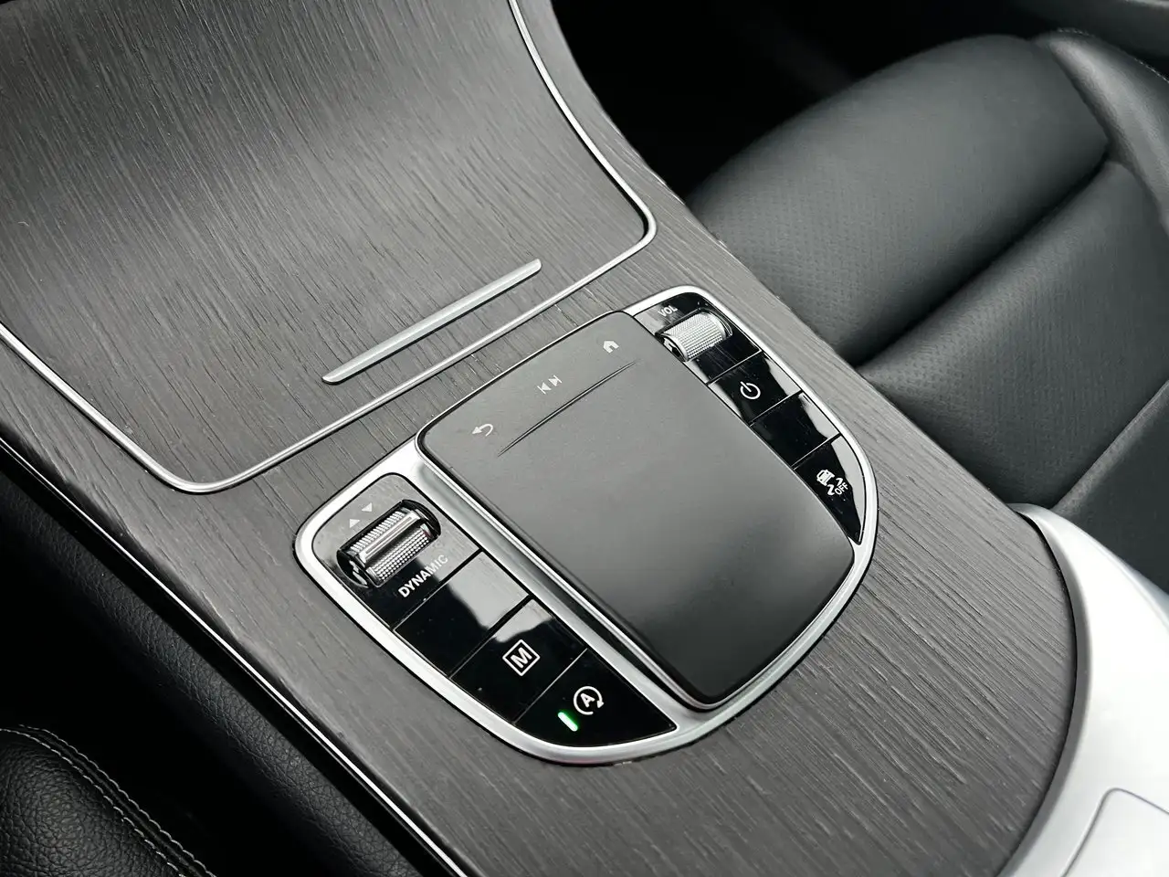Mercedes-Benz GLC снимка Mercedes-Benz GLC