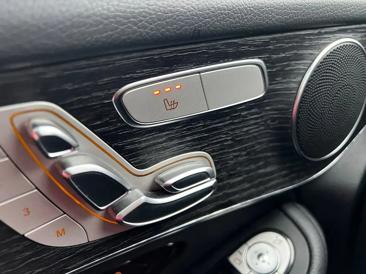 Mercedes-Benz GLC снимка Mercedes-Benz GLC