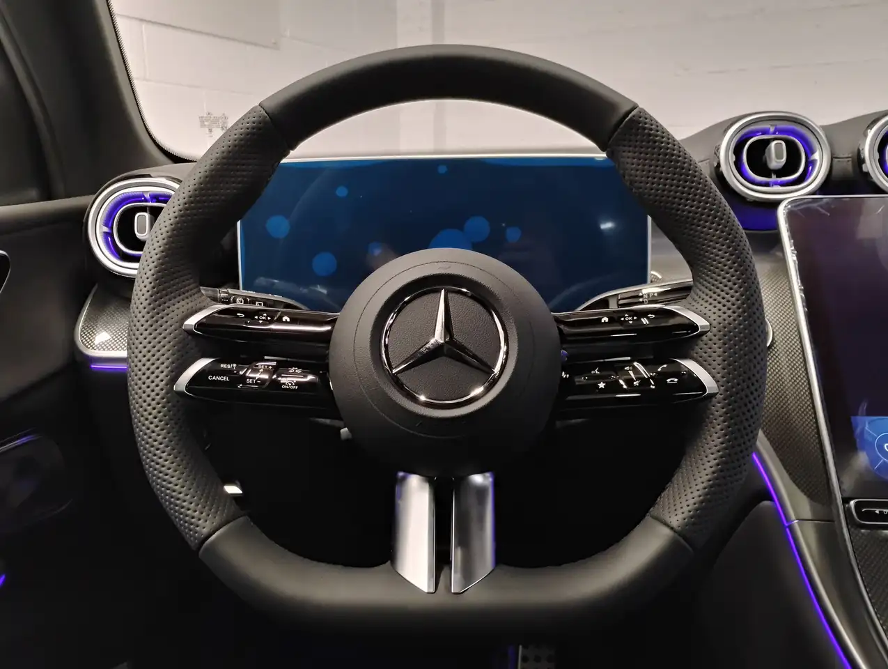 Mercedes-Benz GLC снимка Mercedes-Benz GLC
