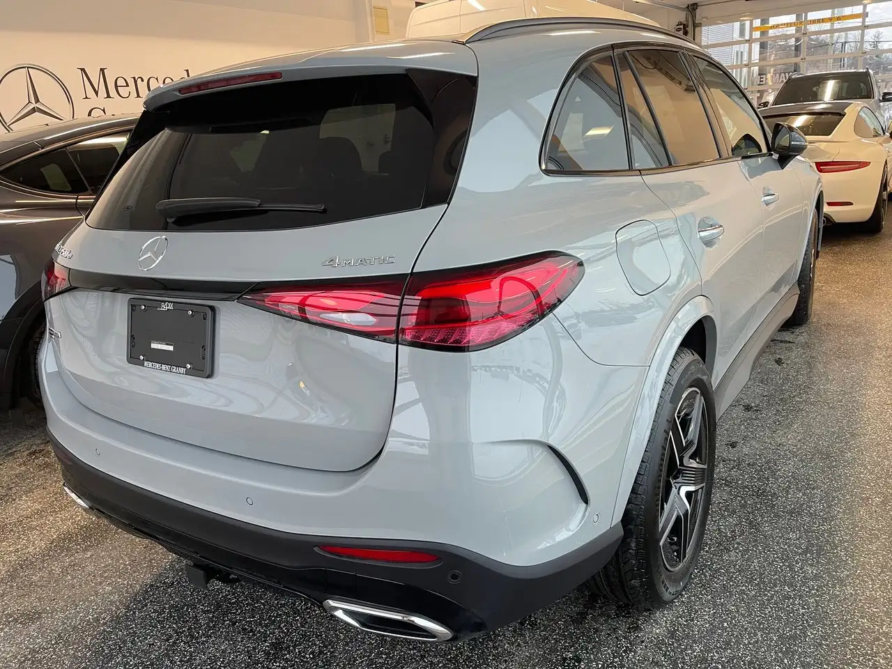 Mercedes-Benz GLC снимка Mercedes-Benz GLC