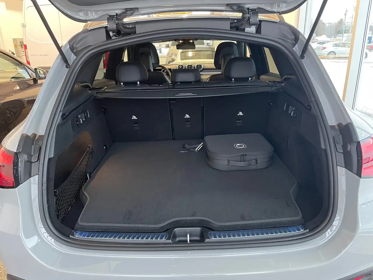 Mercedes-Benz GLC снимка Mercedes-Benz GLC