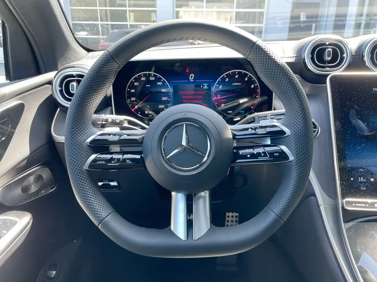 Mercedes-Benz GLC снимка Mercedes-Benz GLC