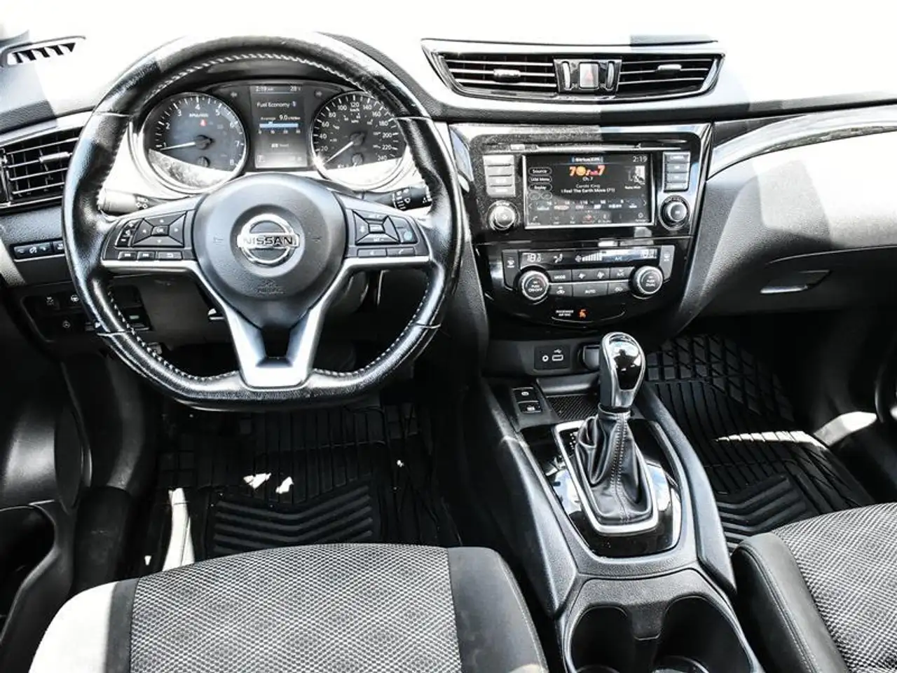 Nissan Qashqai снимка Nissan Qashqai