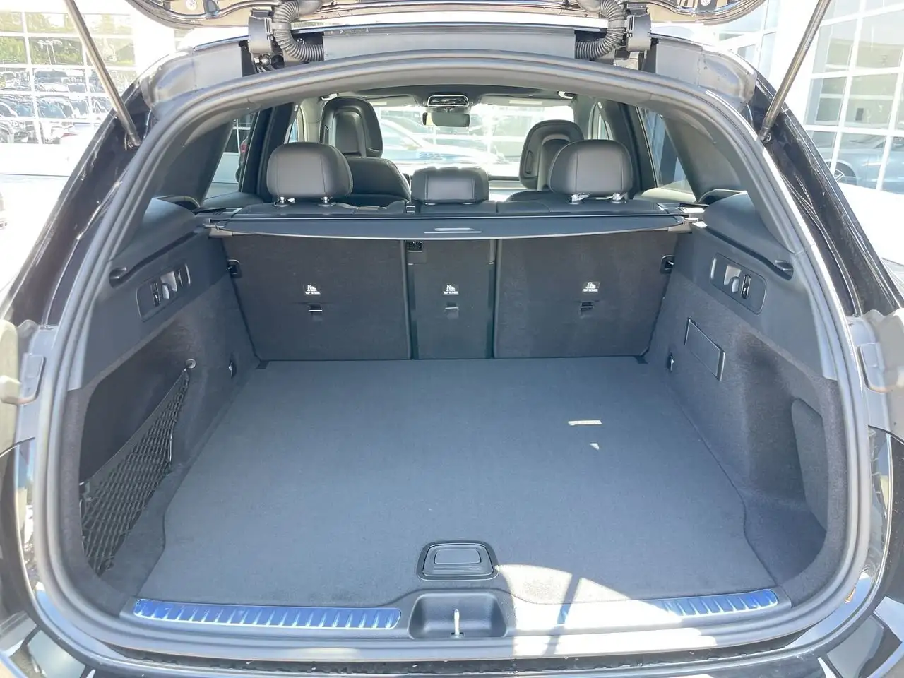 Mercedes-Benz GLC снимка Mercedes-Benz GLC