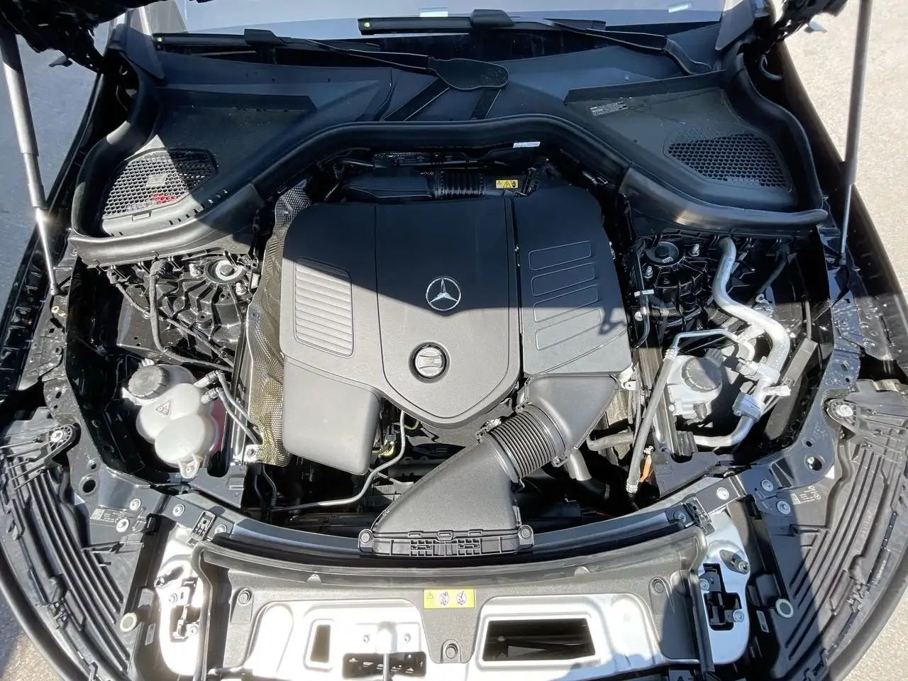 Mercedes-Benz GLC снимка Mercedes-Benz GLC