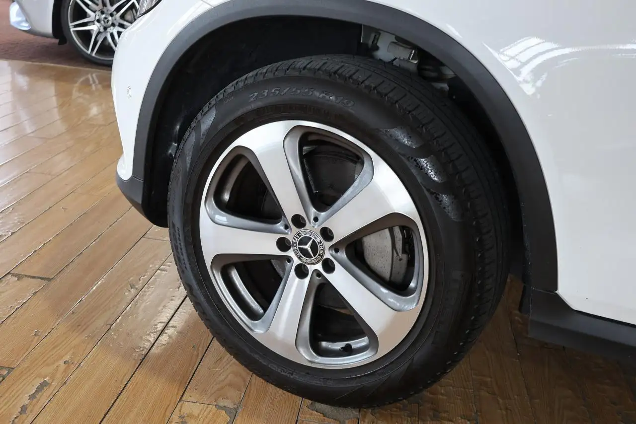 Mercedes-Benz GLC снимка Mercedes-Benz GLC