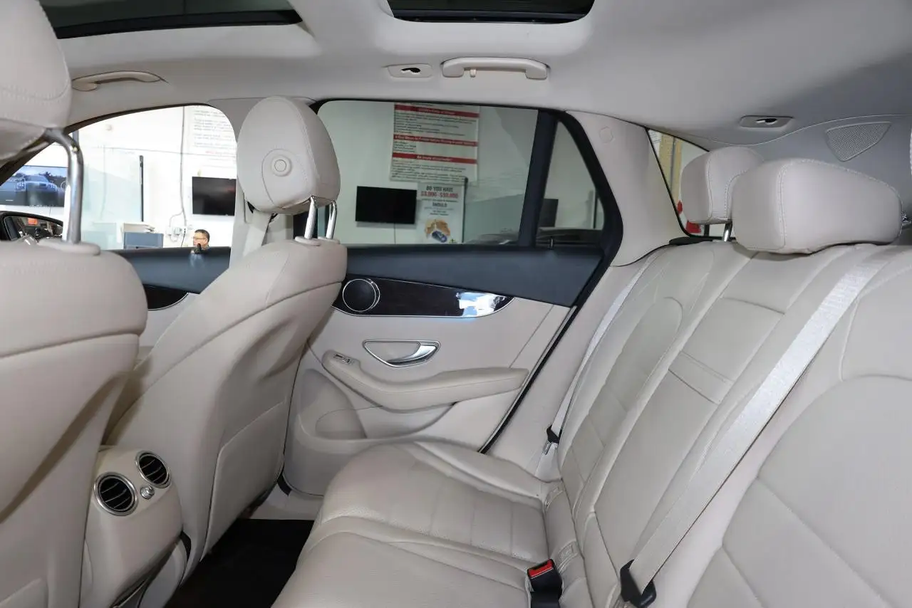 Mercedes-Benz GLC снимка Mercedes-Benz GLC