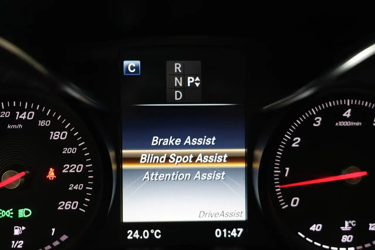 Mercedes-Benz GLC снимка Mercedes-Benz GLC