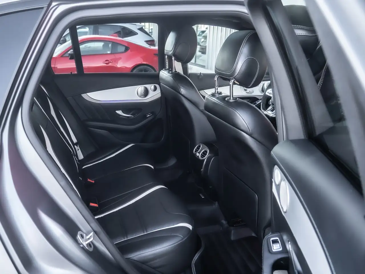 Mercedes-Benz GLC снимка Mercedes-Benz GLC
