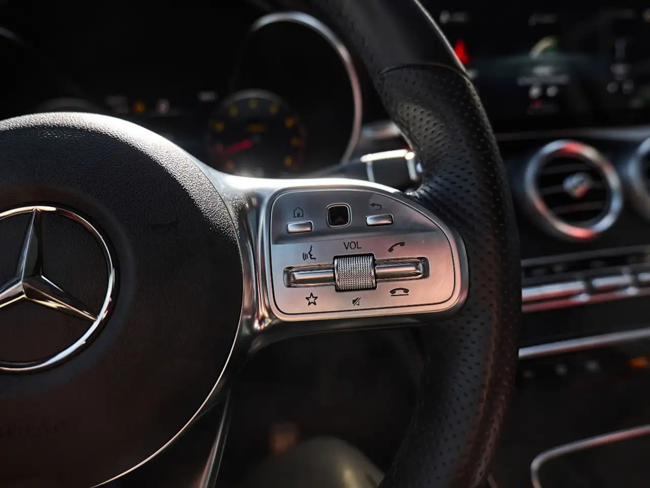 Mercedes-Benz GLC photo Mercedes-Benz GLC