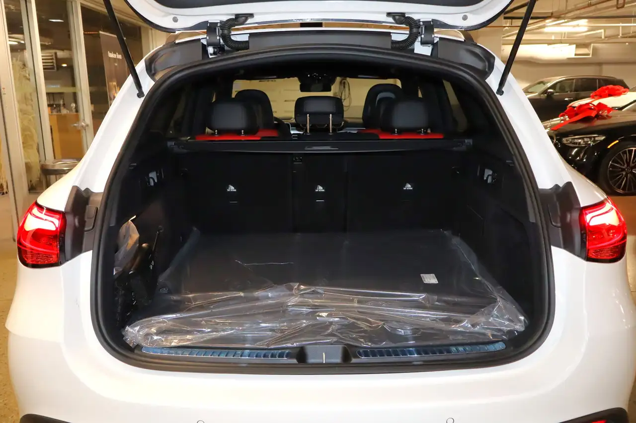 Mercedes-Benz GLC снимка Mercedes-Benz GLC