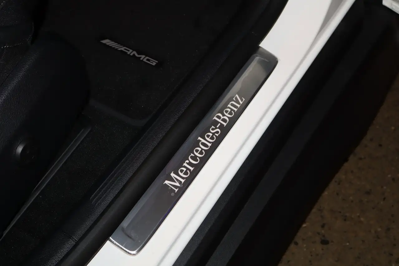 Mercedes-Benz GLC снимка Mercedes-Benz GLC