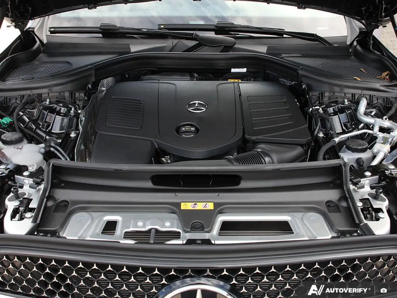 Mercedes-Benz GLC снимка Mercedes-Benz GLC