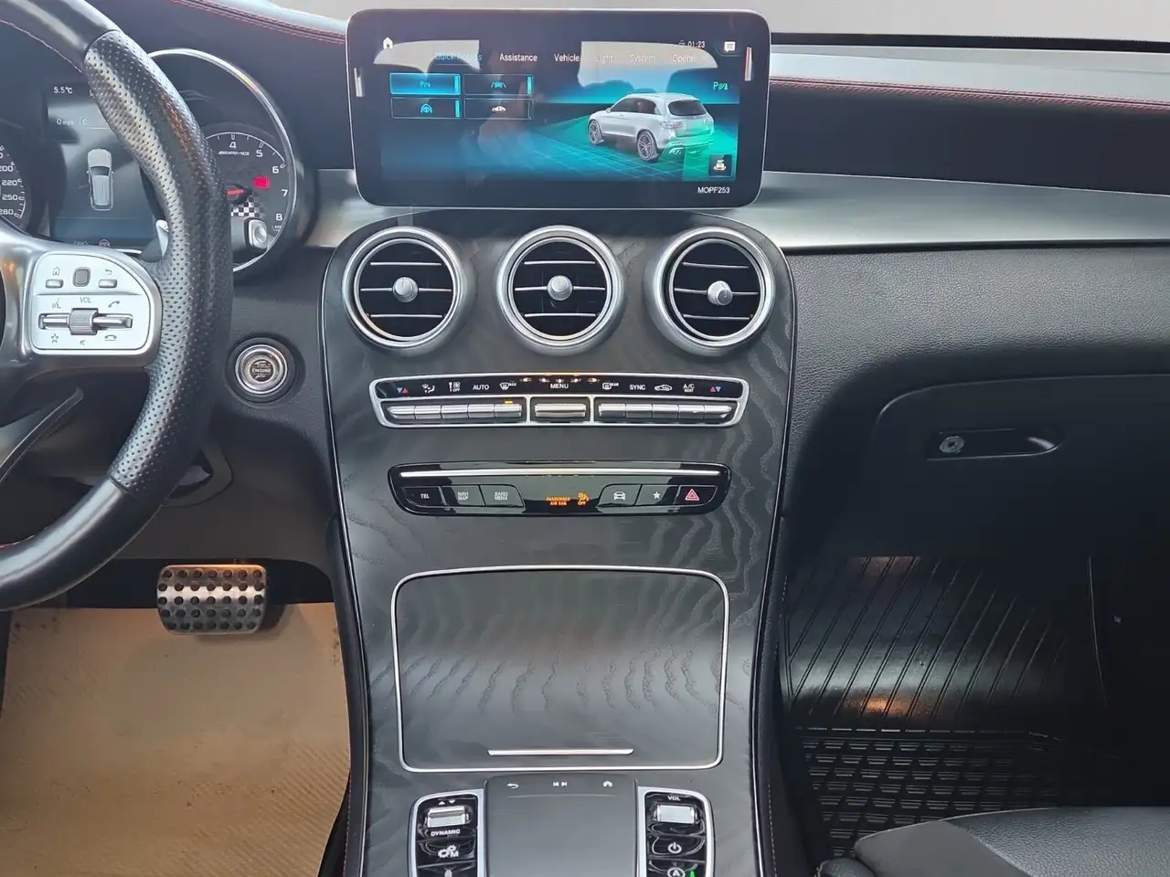 Mercedes-Benz GLC снимка Mercedes-Benz GLC