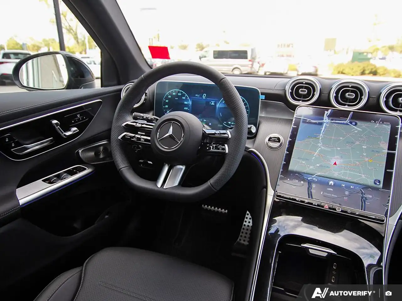 Mercedes-Benz GLC снимка Mercedes-Benz GLC