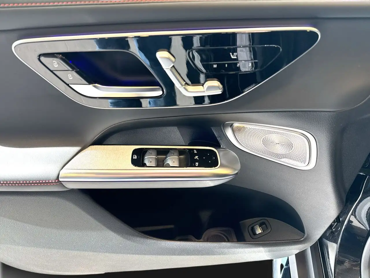 Mercedes-Benz GLC снимка Mercedes-Benz GLC