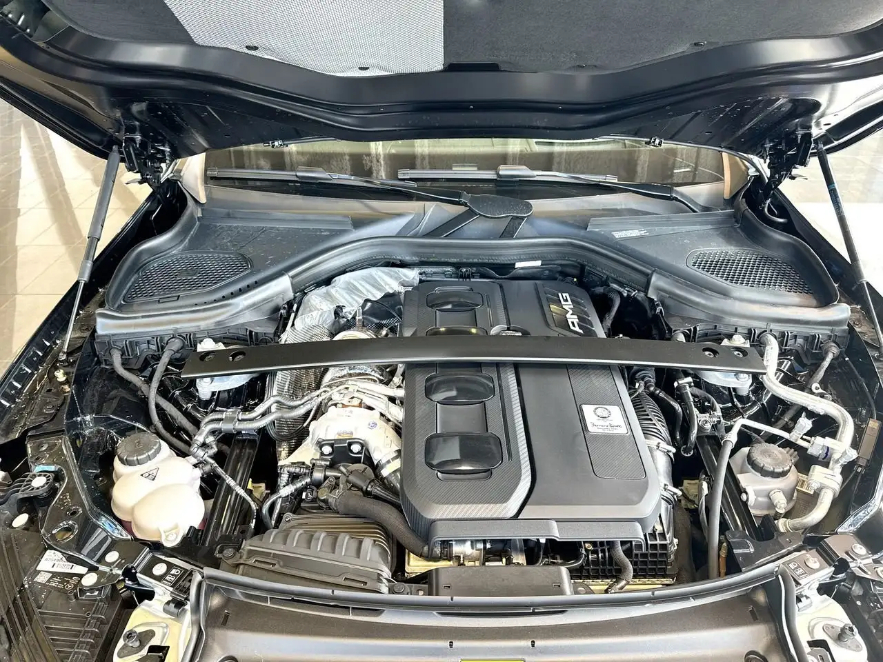 Mercedes-Benz GLC снимка Mercedes-Benz GLC