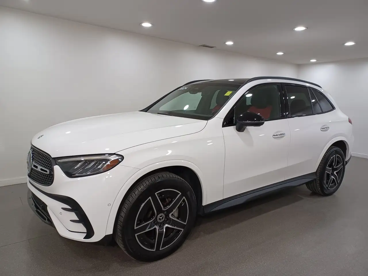 Mercedes-Benz GLC снимка Mercedes-Benz GLC